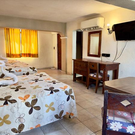 Hotel Hacienda Maria Eugenia Acapulco Bagian luar foto