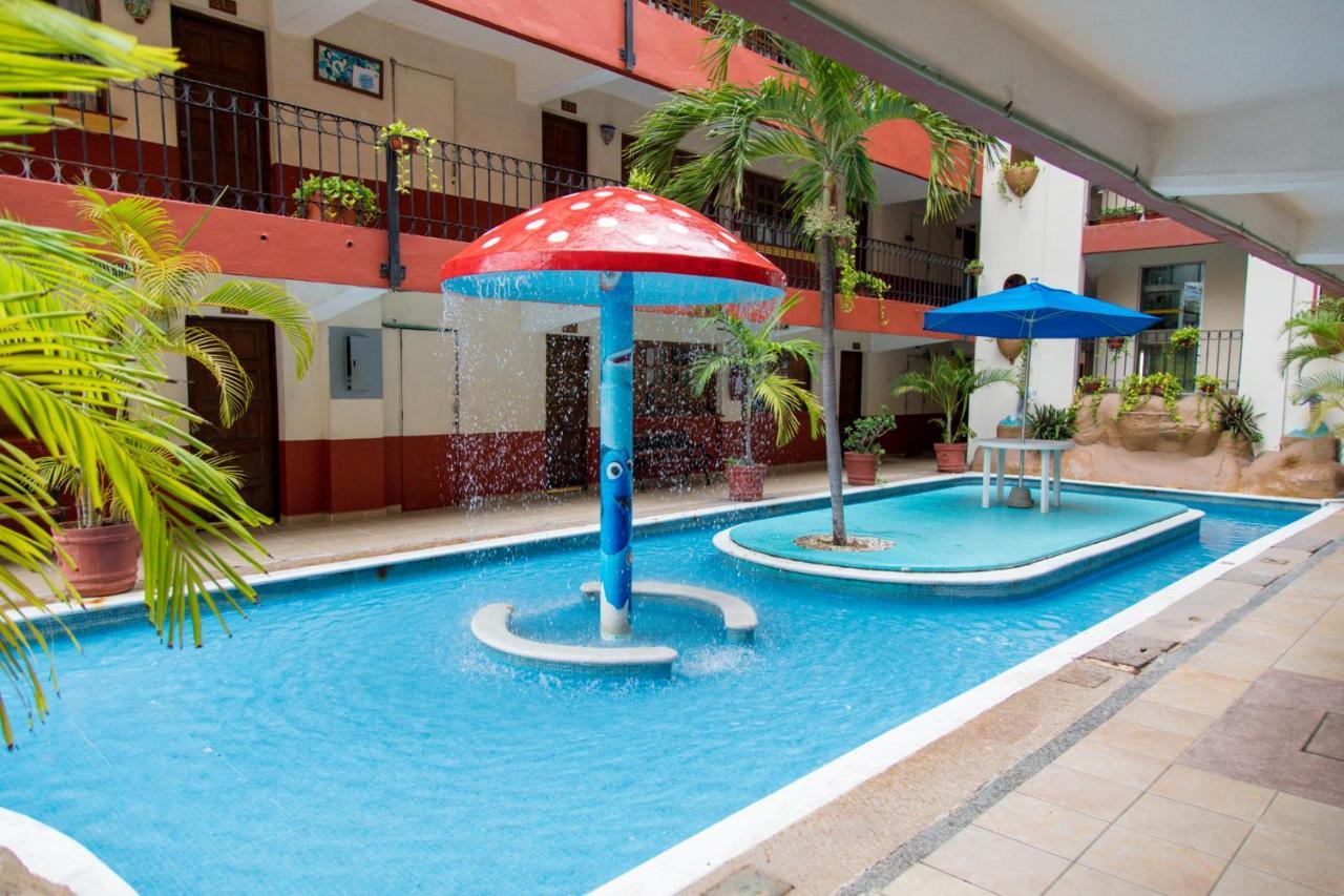Hotel Hacienda Maria Eugenia Acapulco Bagian luar foto