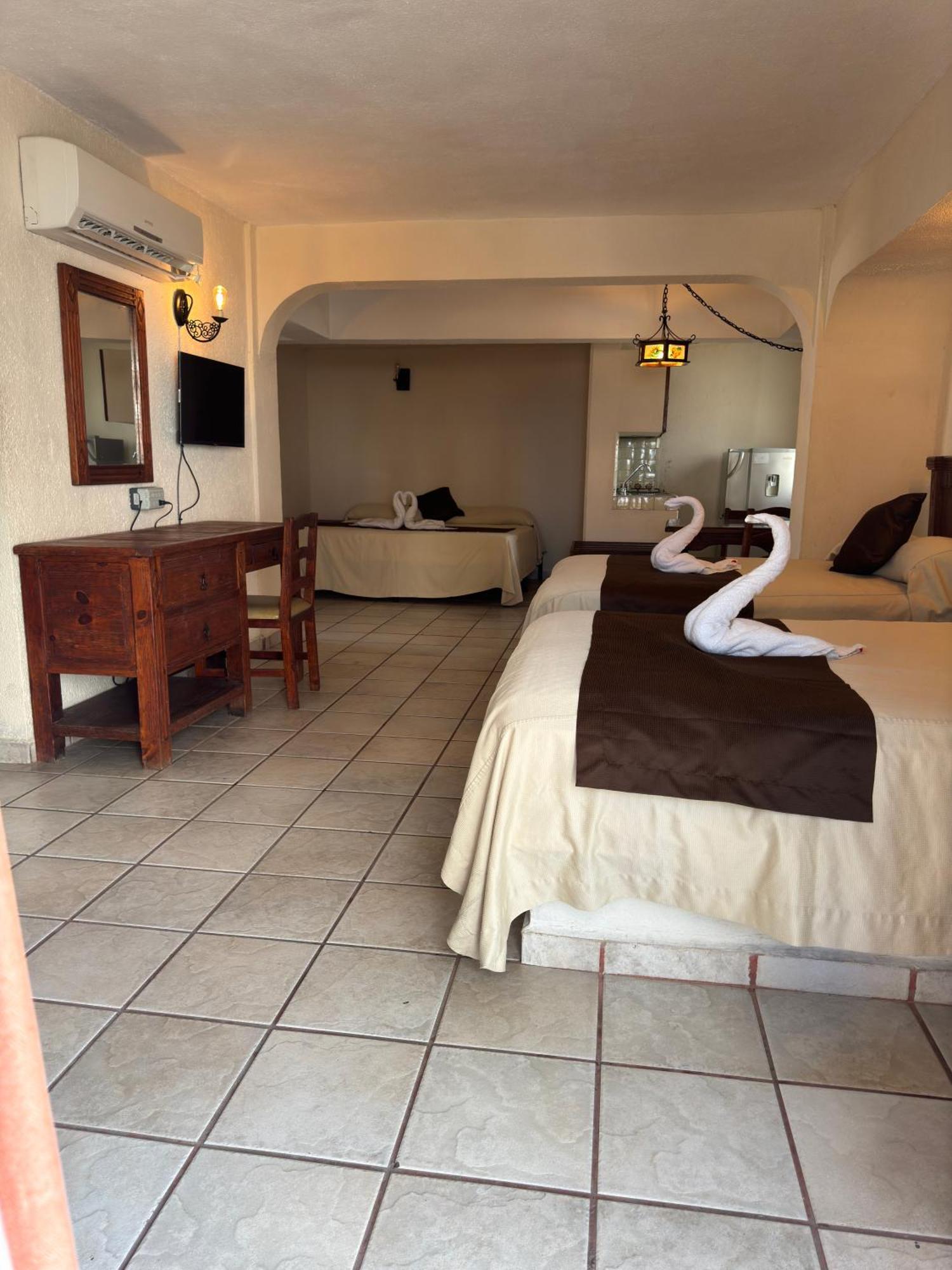 Hotel Hacienda Maria Eugenia Acapulco Bagian luar foto