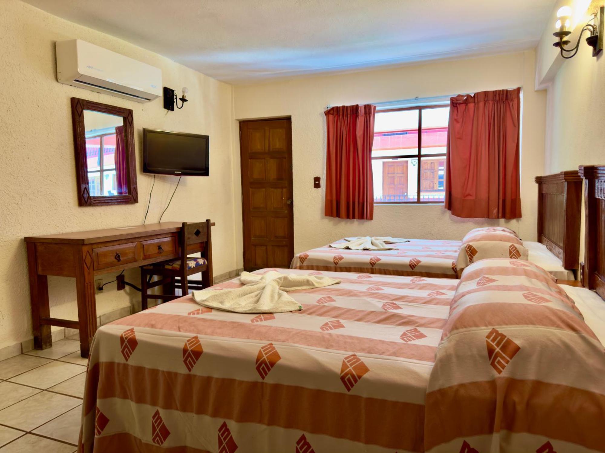 Hotel Hacienda Maria Eugenia Acapulco Bagian luar foto