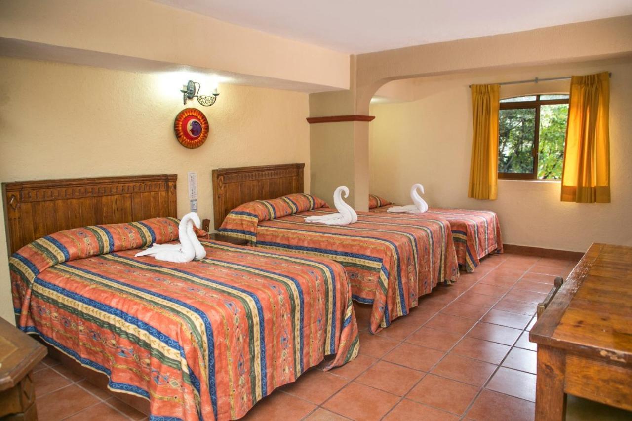 Hotel Hacienda Maria Eugenia Acapulco Bagian luar foto